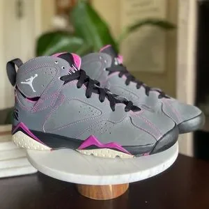 Jordan | Shoes | Jordan Special Edition Valentine 7 Box 6y  display picture 1
